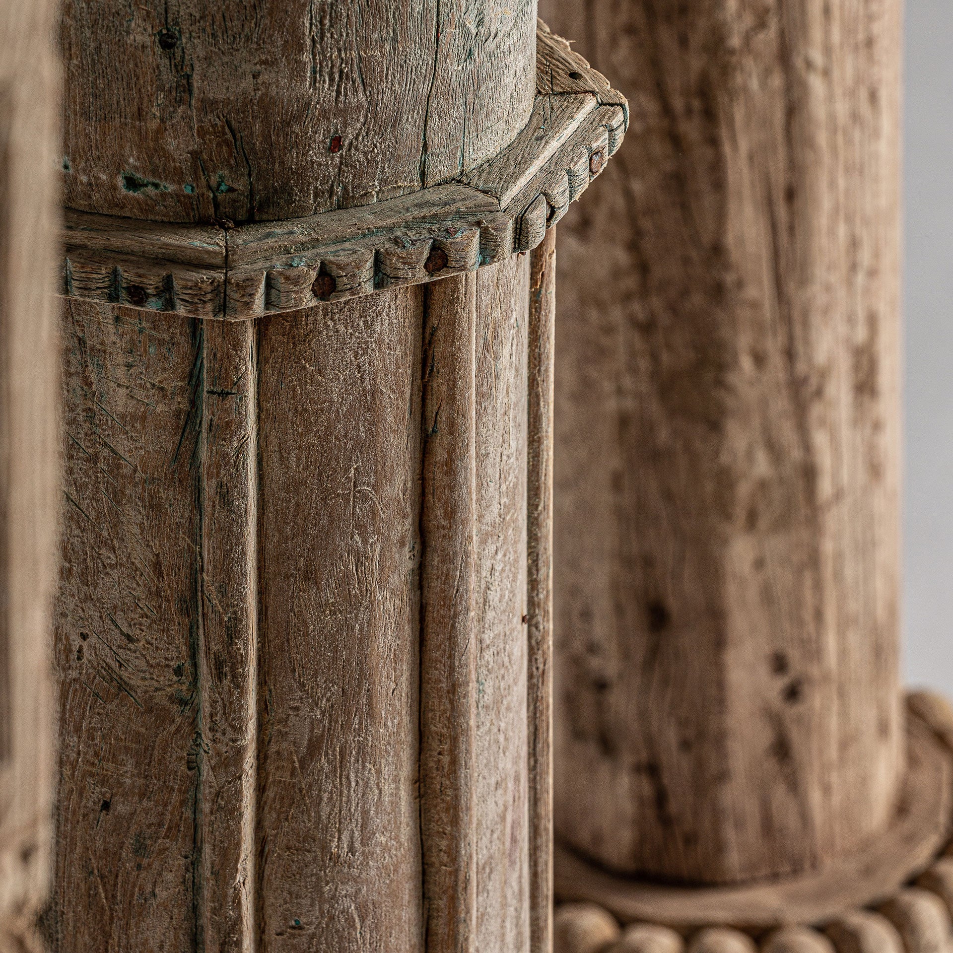 ASKALE COLUMN